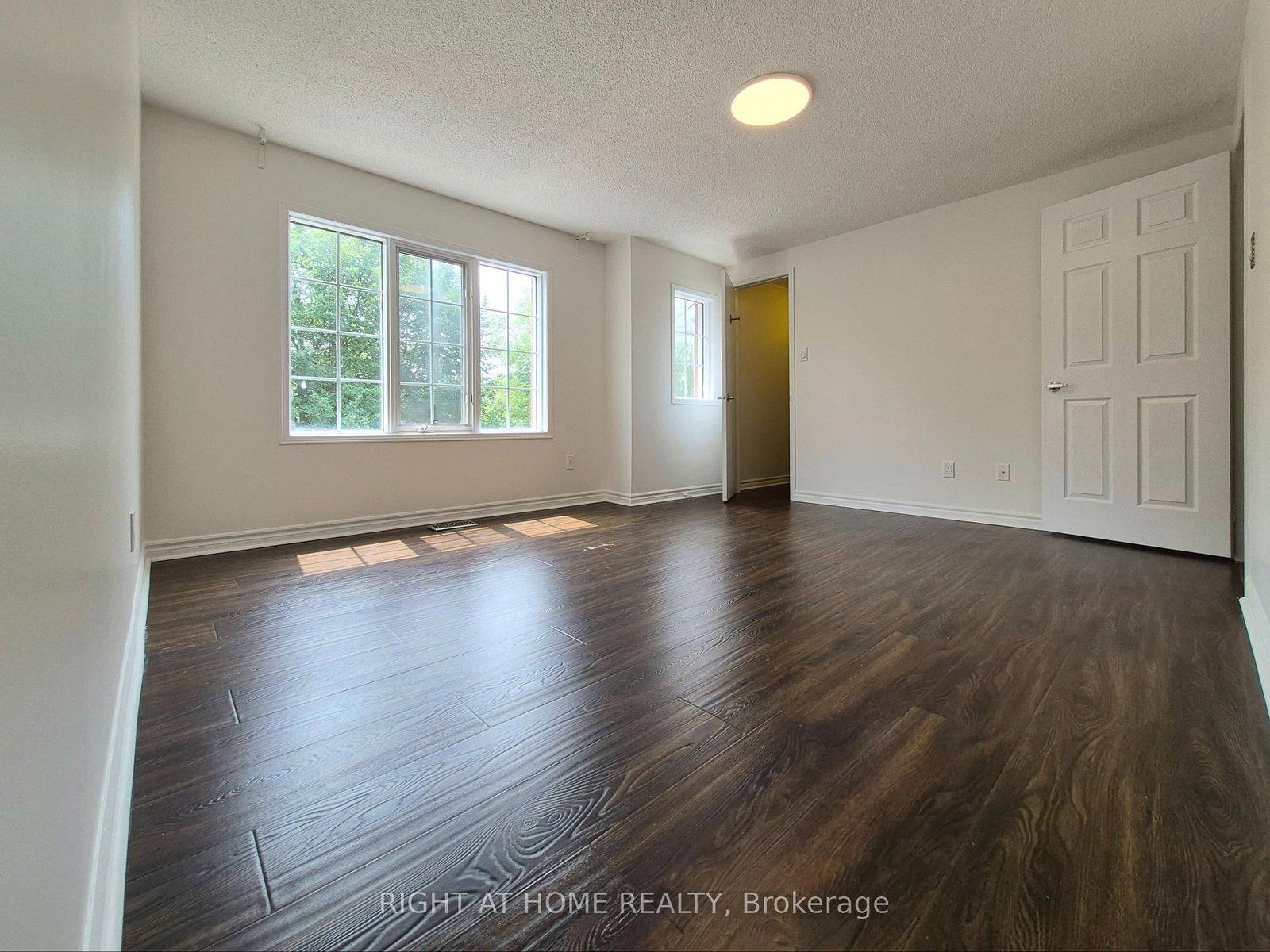 21 Mccullock Crescent • Ajax, ON photo 16