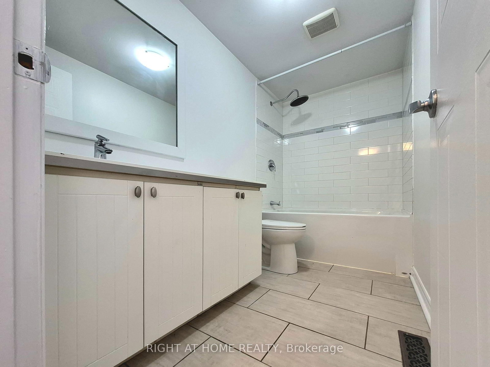 21 Mccullock Crescent • Ajax, ON photo 20