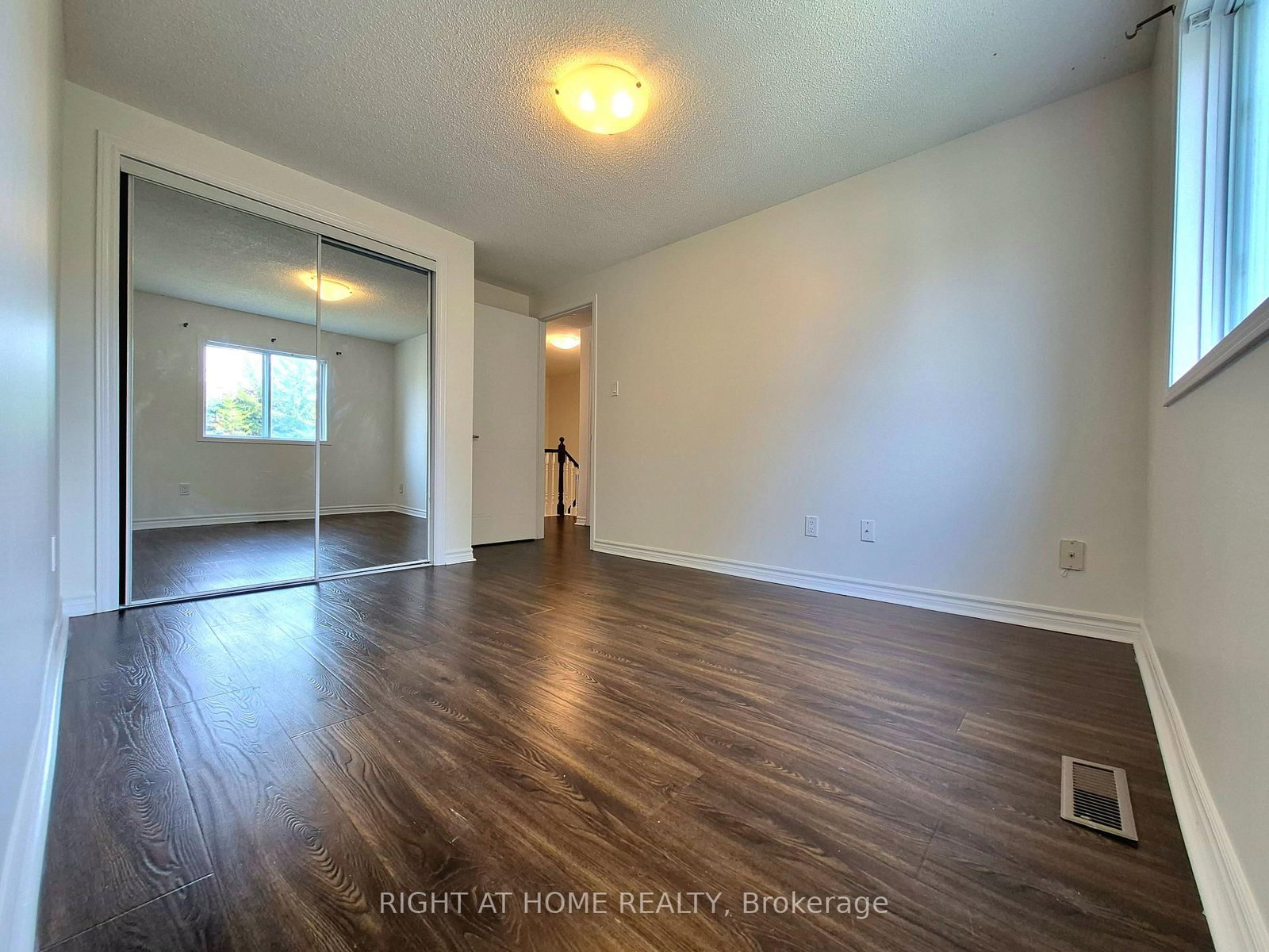 21 Mccullock Crescent • Ajax, ON photo 24