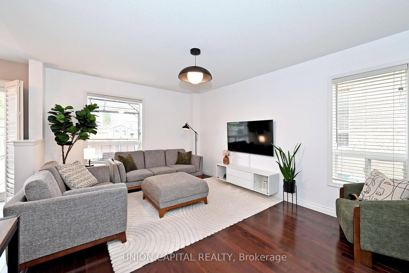 32 Regatta Crescent • Whitby, ON photo 11