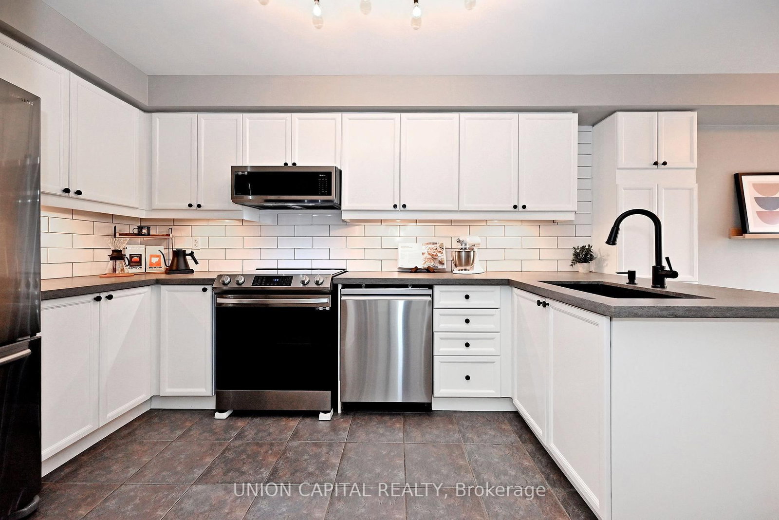 32 Regatta Crescent • Whitby, ON photo 17