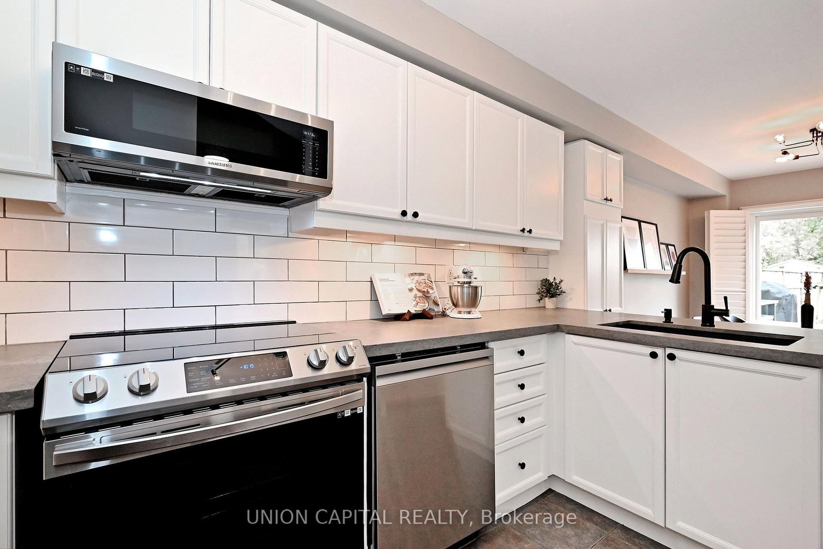 32 Regatta Crescent • Whitby, ON photo 21