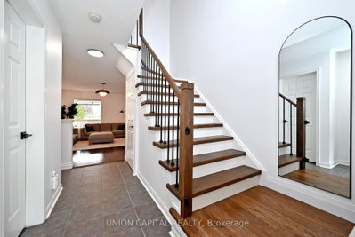 32 Regatta Crescent • Whitby, ON photo 6