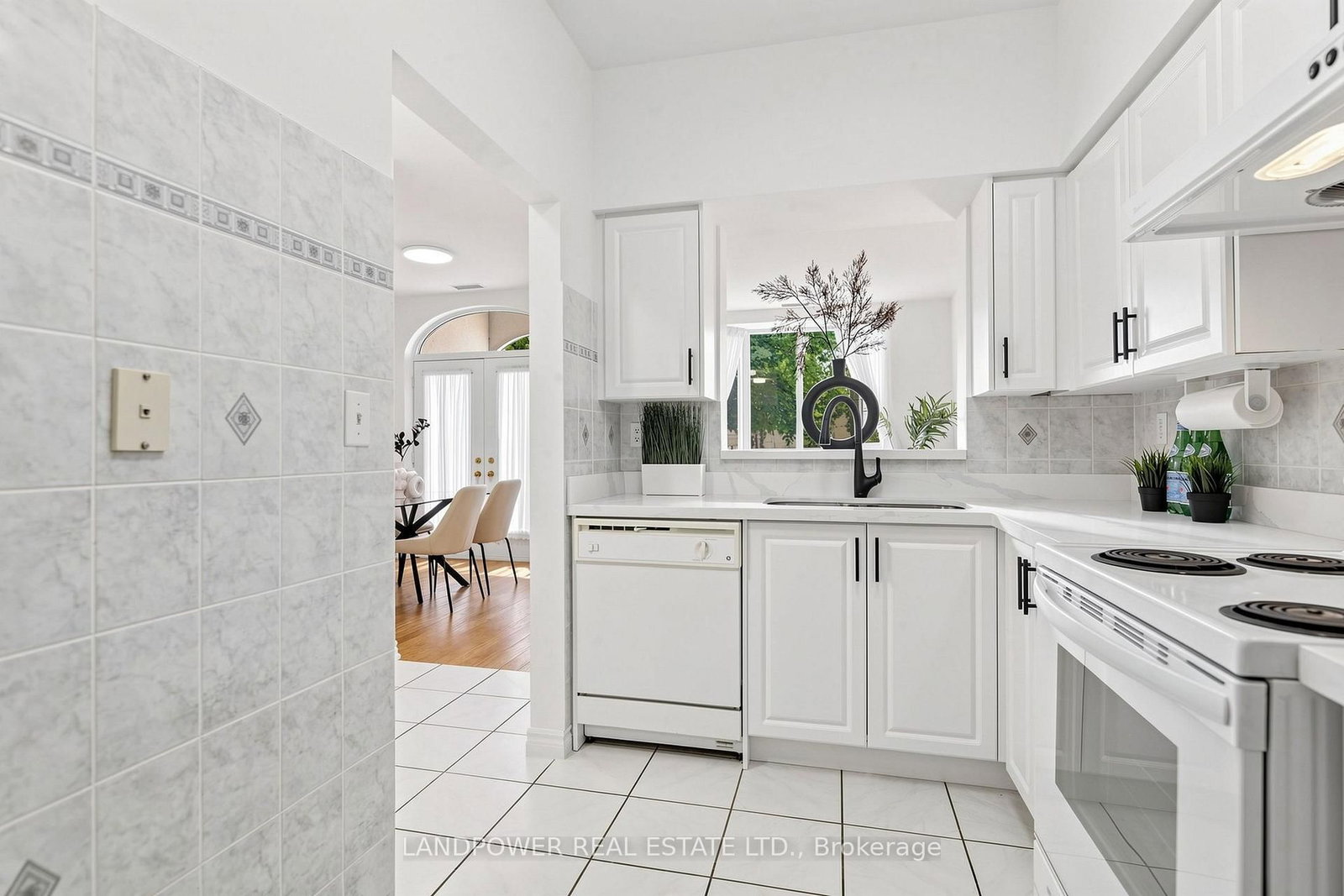 5039 Finch Avenue E • #TH02 • Toronto, ON photo 10
