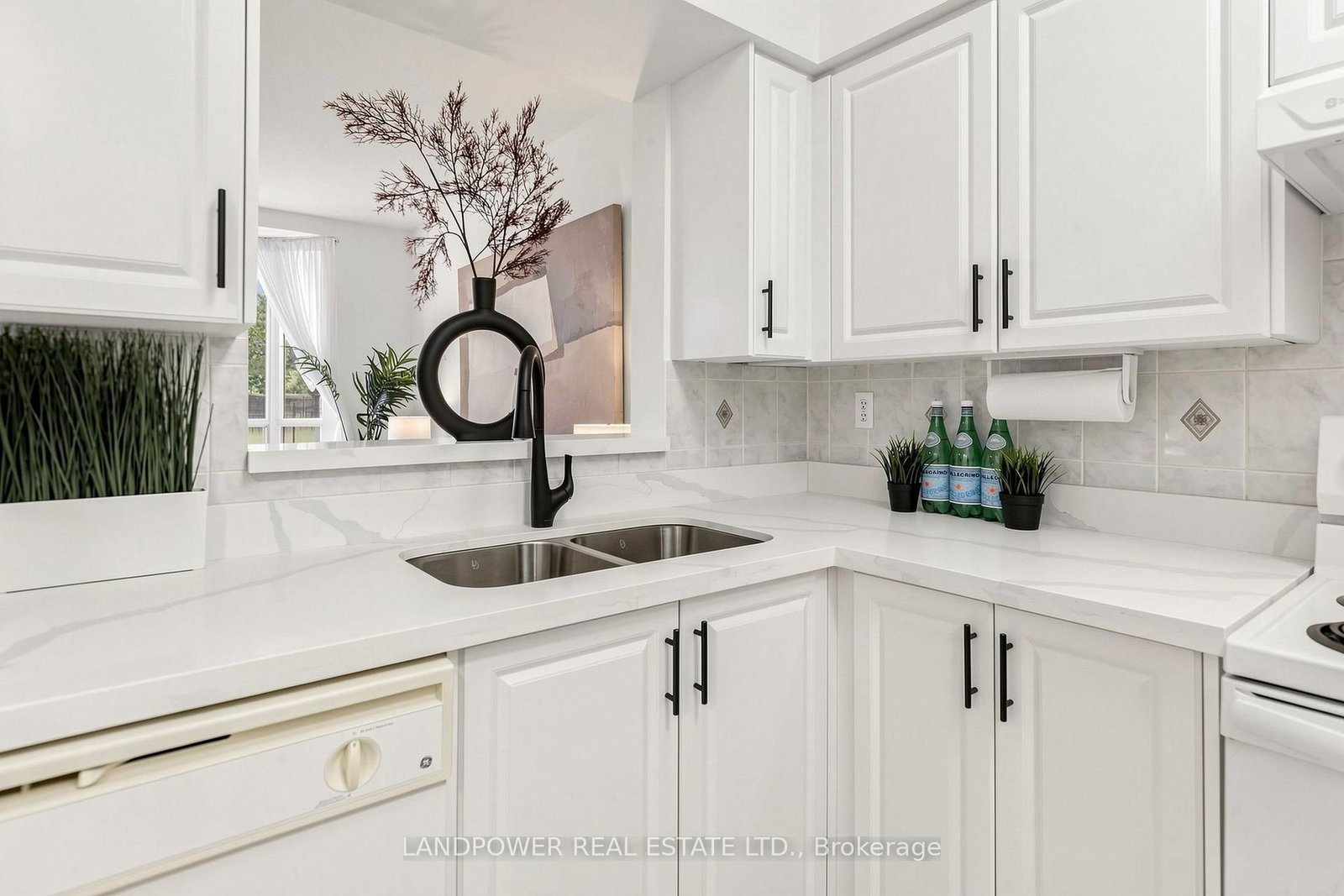 5039 Finch Avenue E • #TH02 • Toronto, ON photo 12