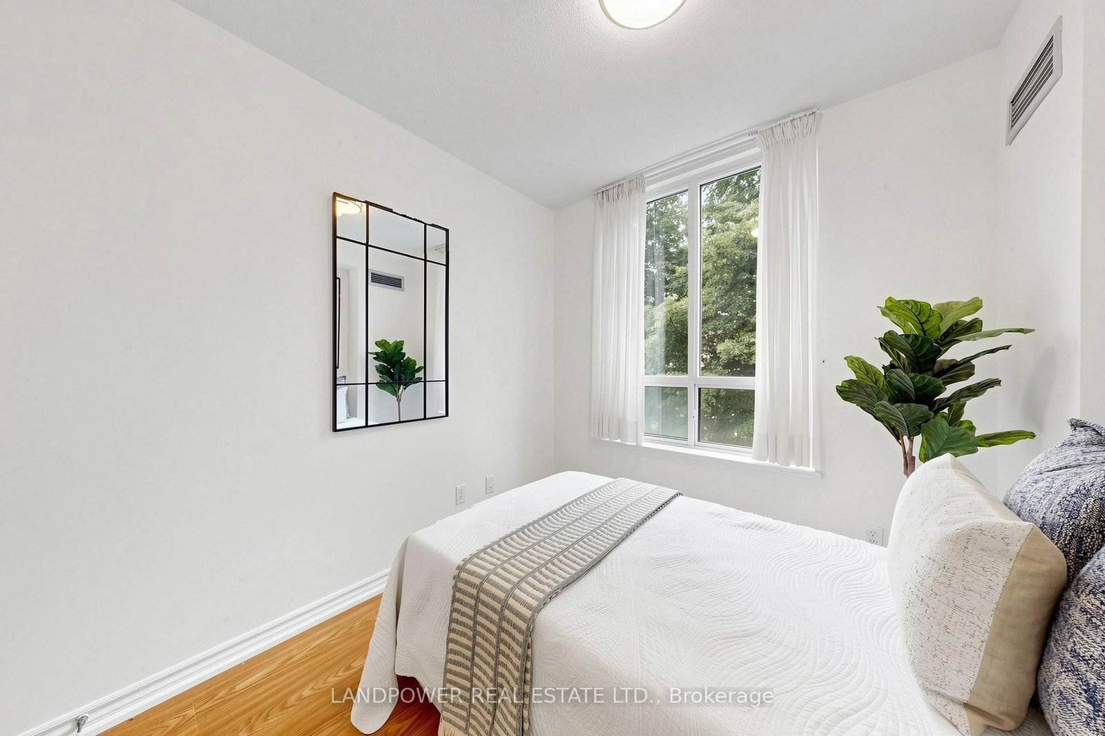 5039 Finch Avenue E • #TH02 • Toronto, ON photo 25