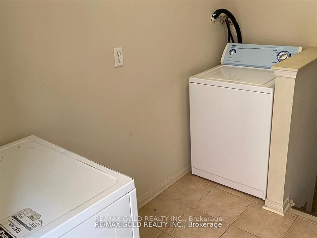 27 Middlecote Ajax,ON L1T 0A4 — Photo 10