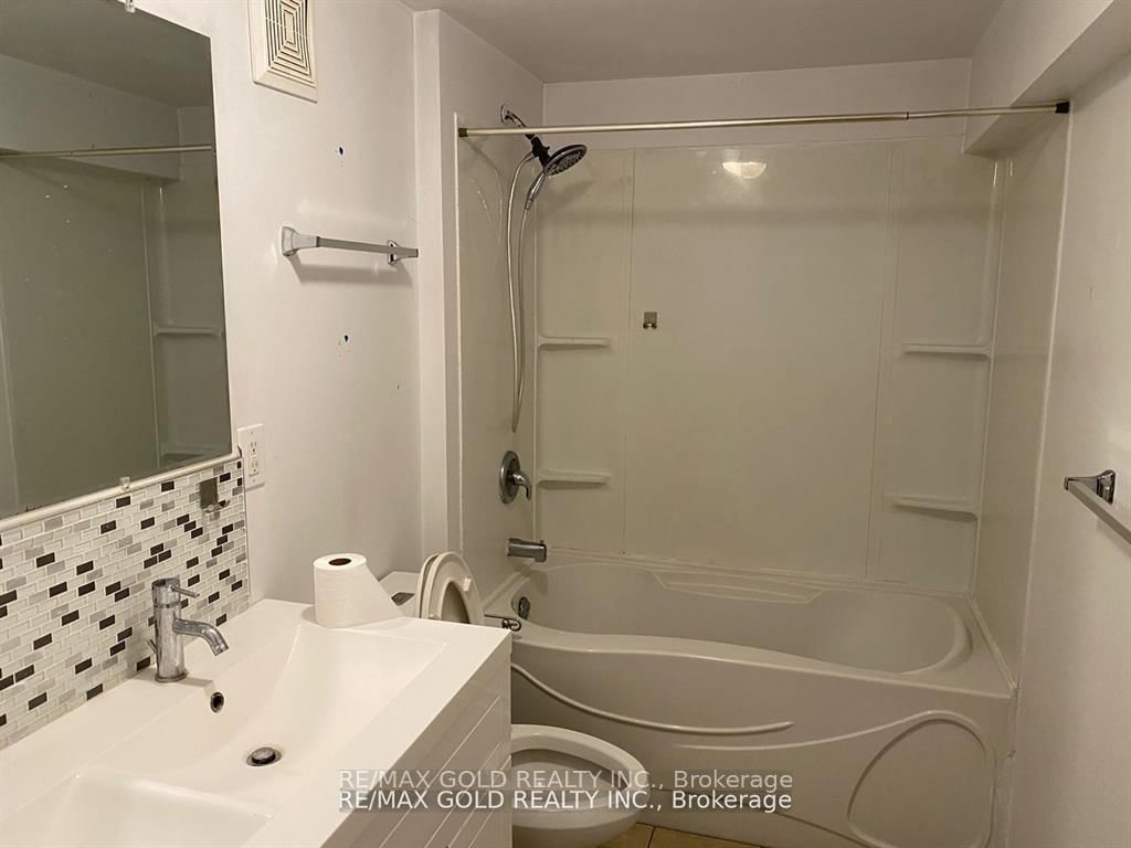 27 Middlecote Ajax,ON L1T 0A4 — Photo 17
