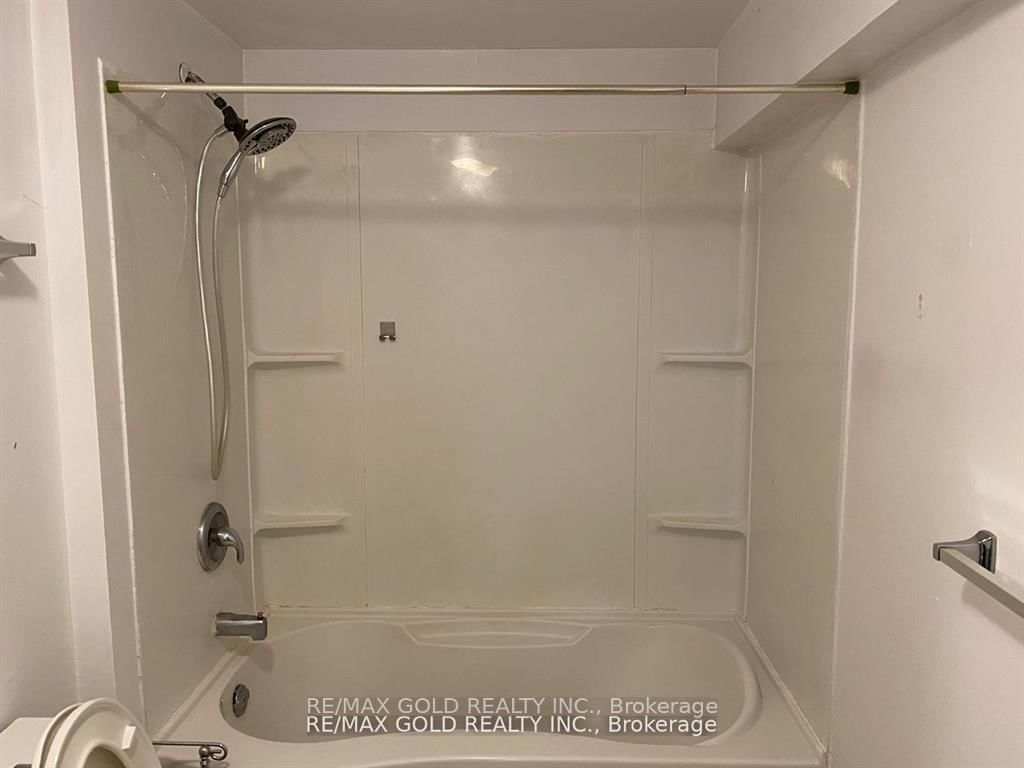 27 Middlecote Ajax,ON L1T 0A4 — Photo 19
