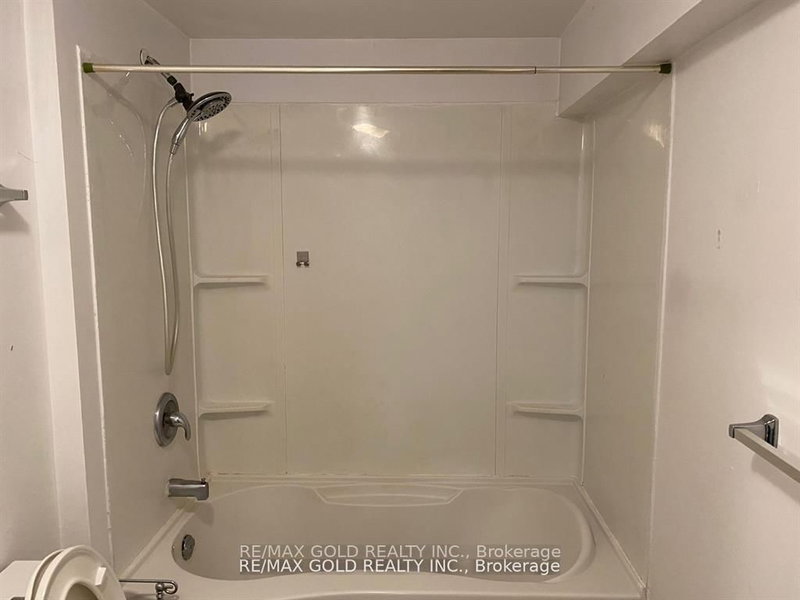 27 Middlecote Ajax,ON L1T 0A4 — Photo 19