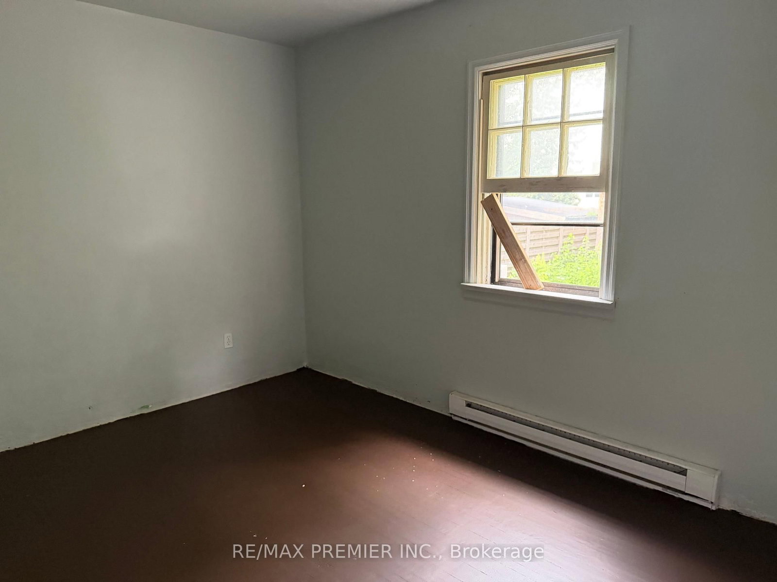 277 Gibbons Street • Oshawa, ON photo 9