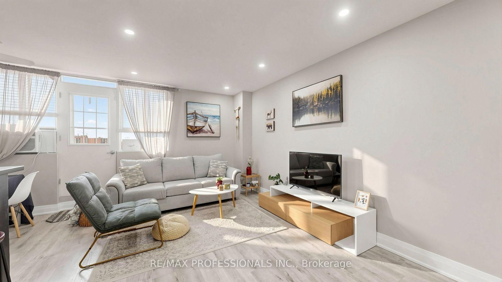 100 Dundalk Drive • #809 • Toronto, ON photo 3