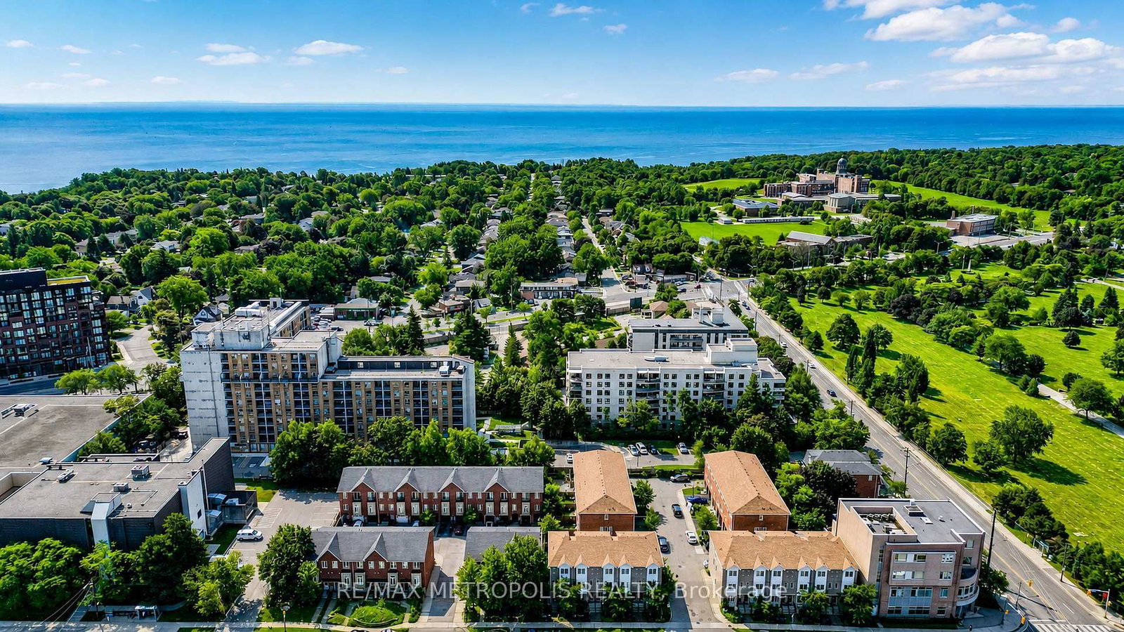 3767B St Claire Avenue E • Toronto, ON photo 11