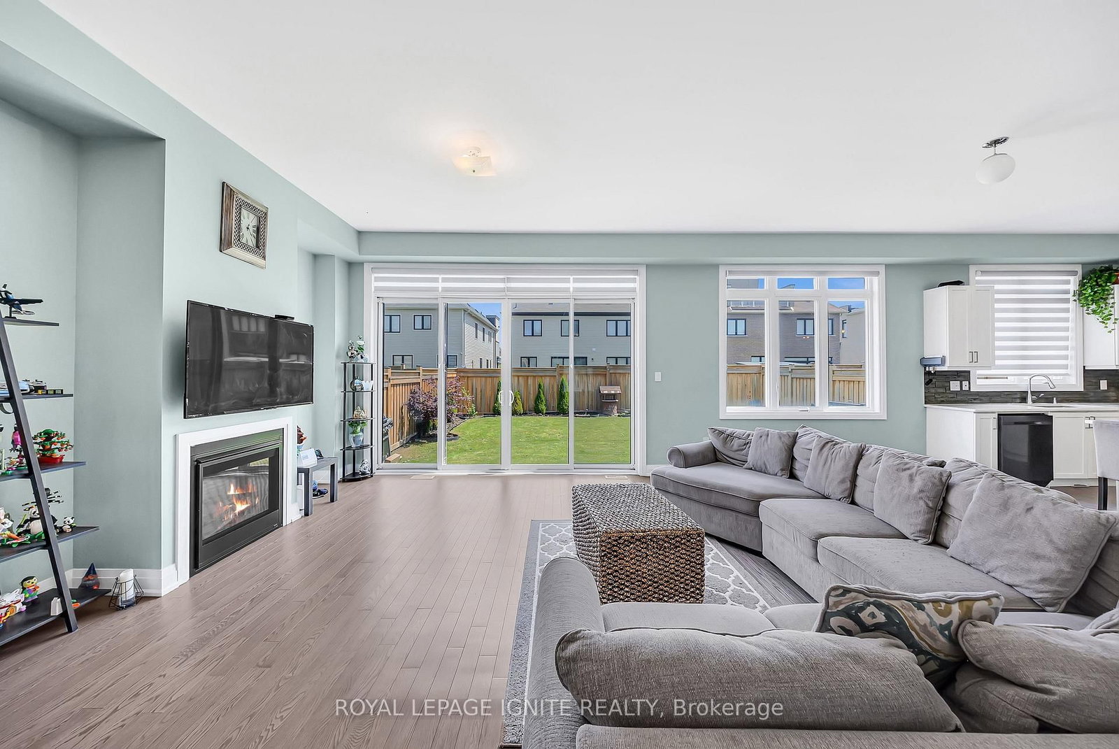 11 Larkin Lane • Clarington, ON photo 16