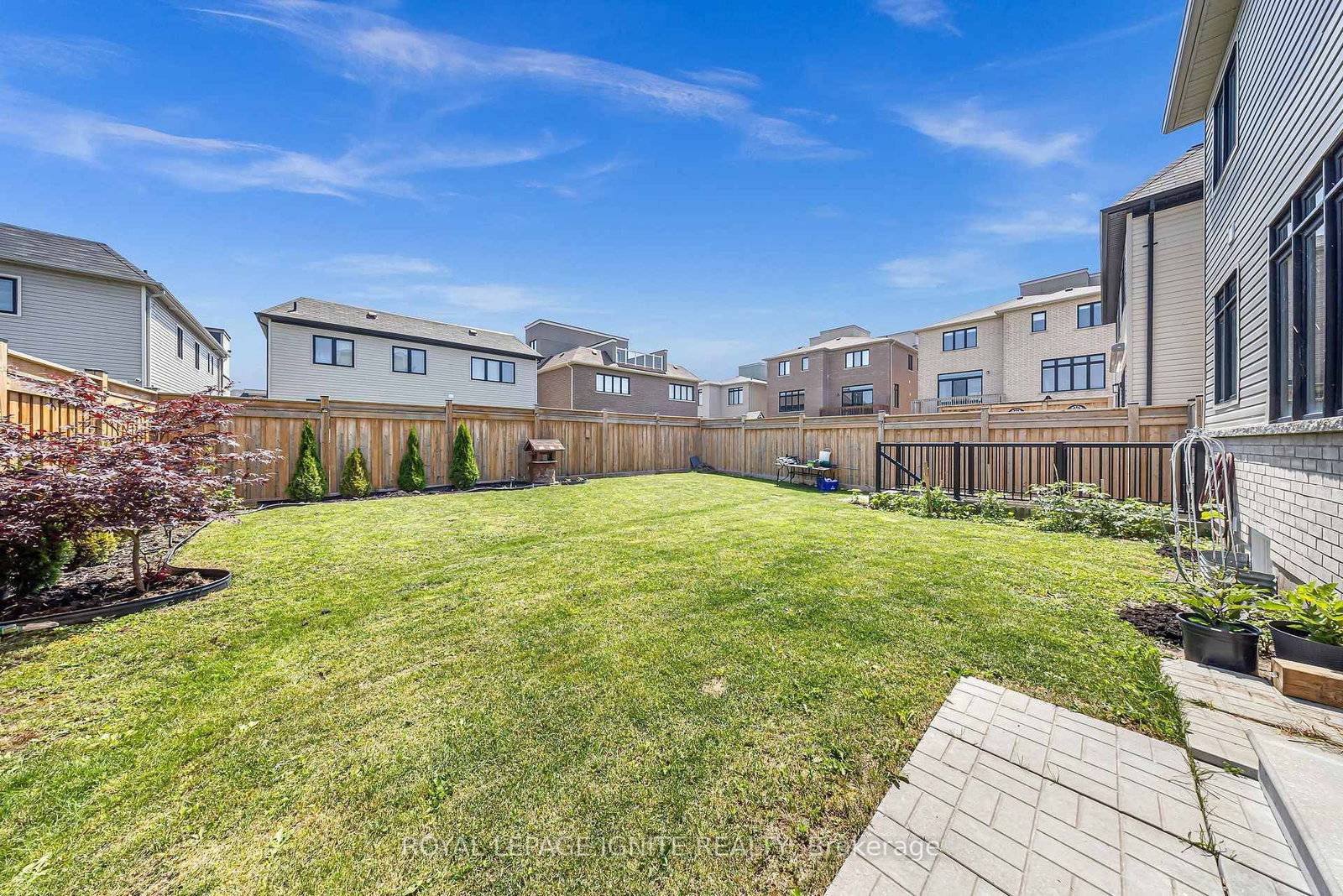 11 Larkin Lane • Clarington, ON photo 5