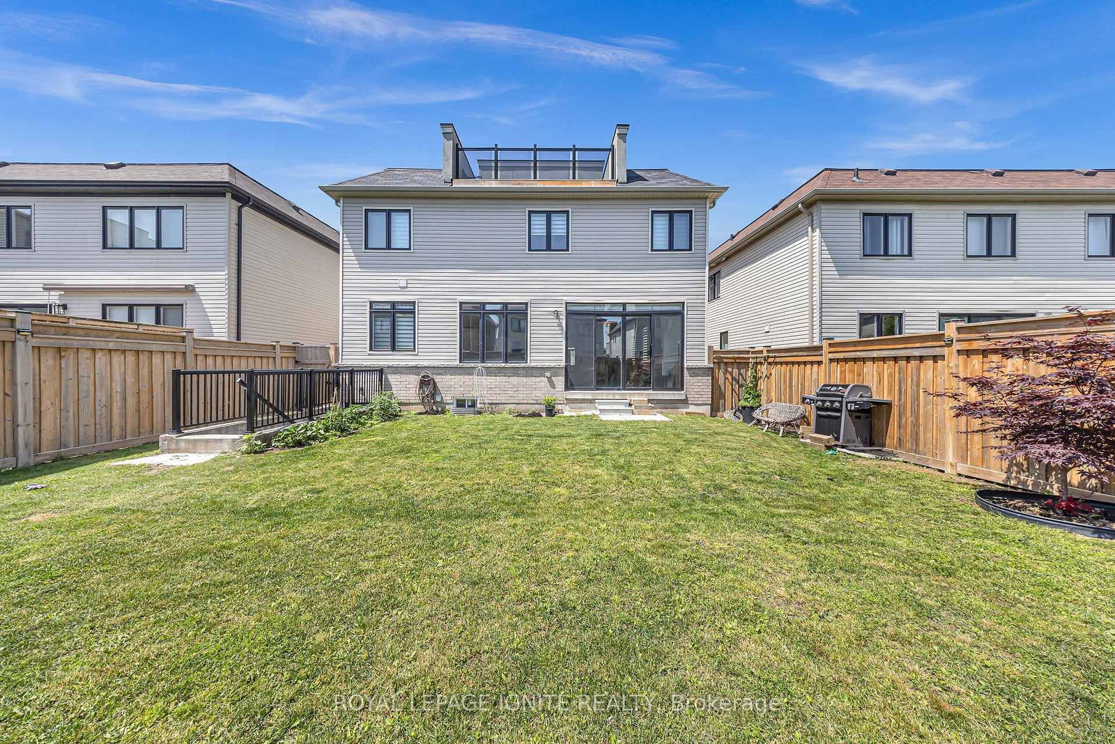 11 Larkin Lane • Clarington, ON photo 6