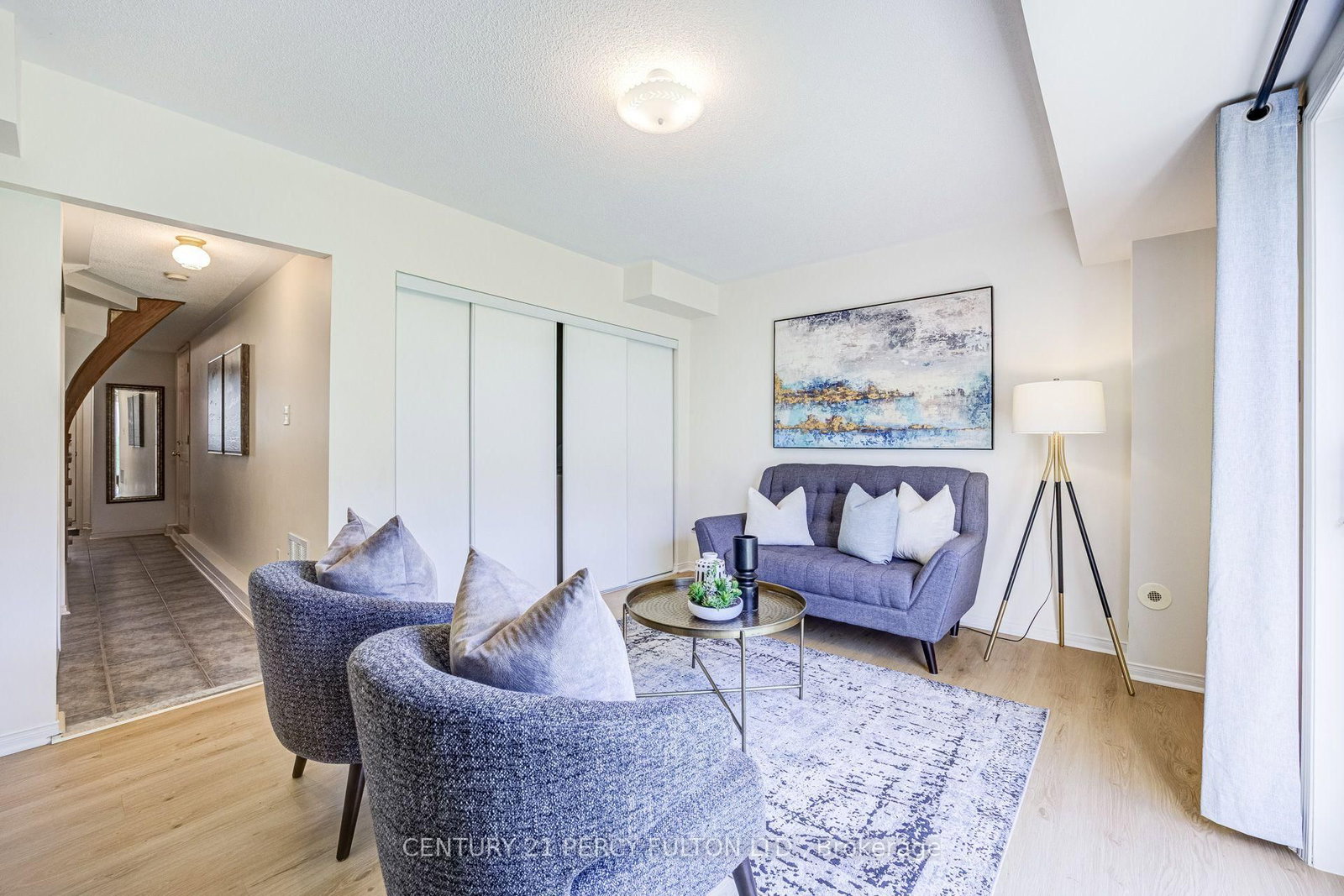 1532 Hummingbird Court • Pickering, ON photo 3