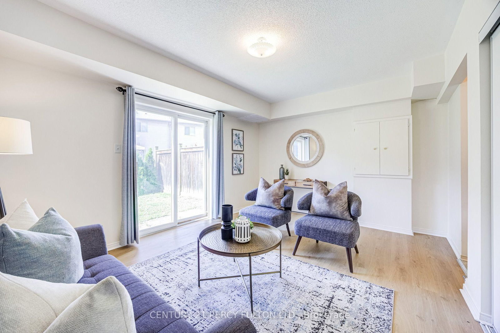1532 Hummingbird Court • Pickering, ON photo 4