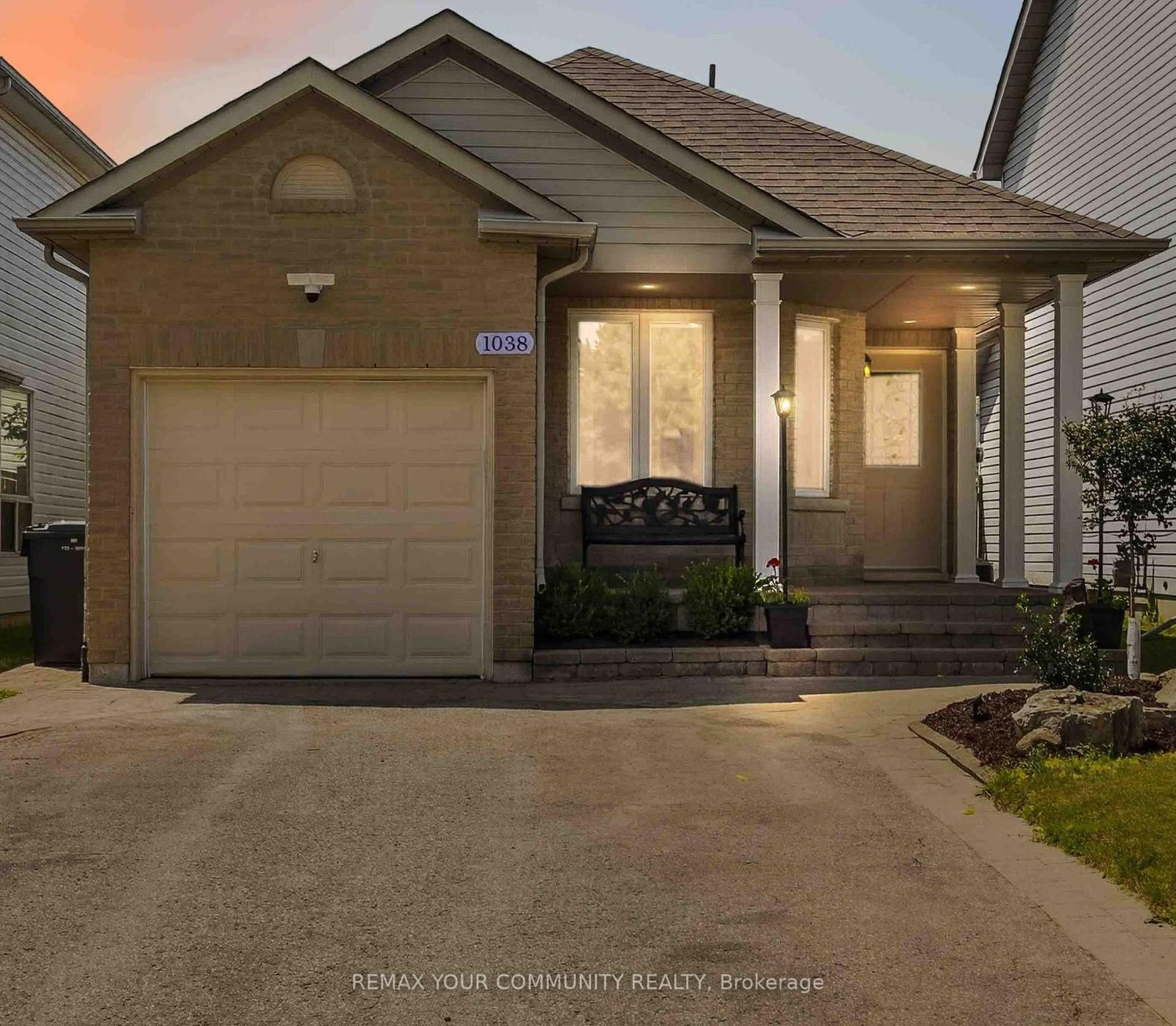 1038 Grandlea Court • Oshawa, ON photo 13