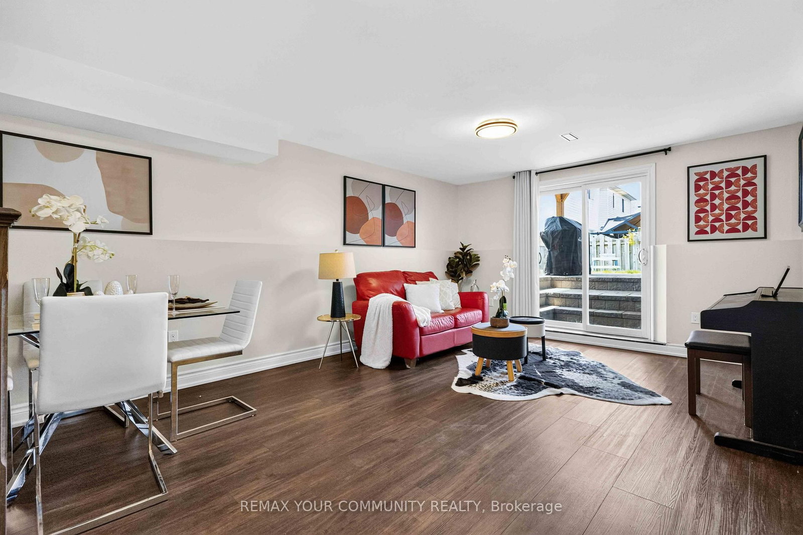 1038 Grandlea Court • Oshawa, ON photo 6