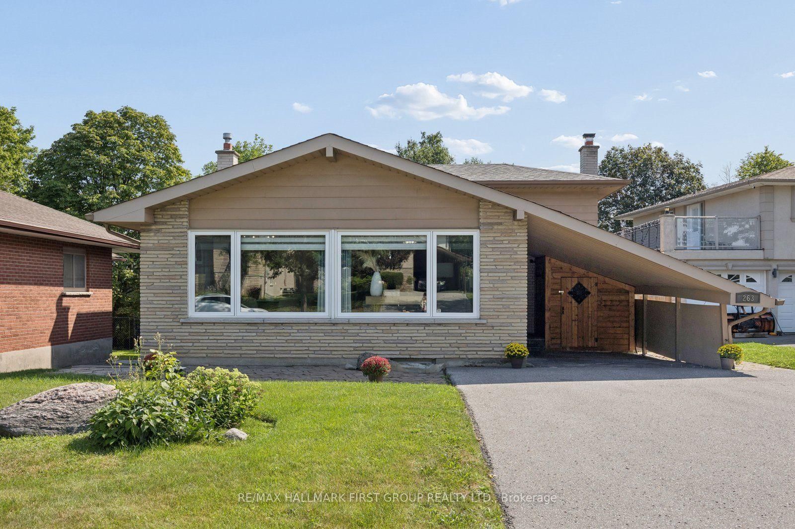 263 Fairlawn Court • Oshawa, ON photo 2