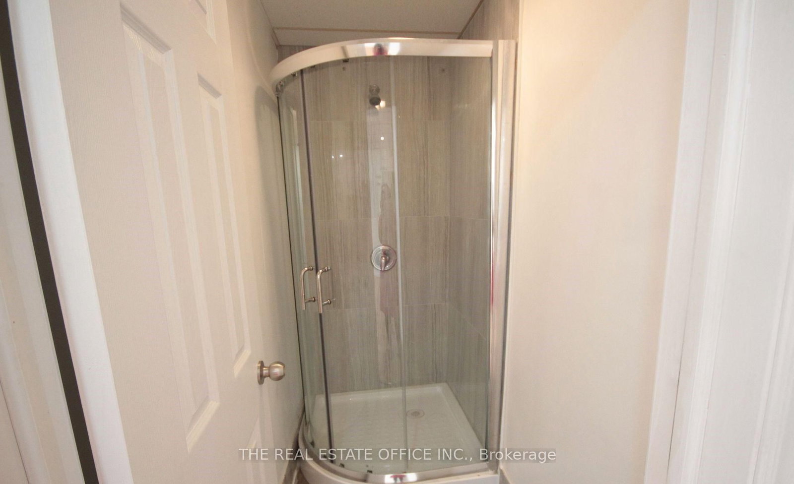 2444 Kingston Toronto,ON M1N 1V3 — Photo 6