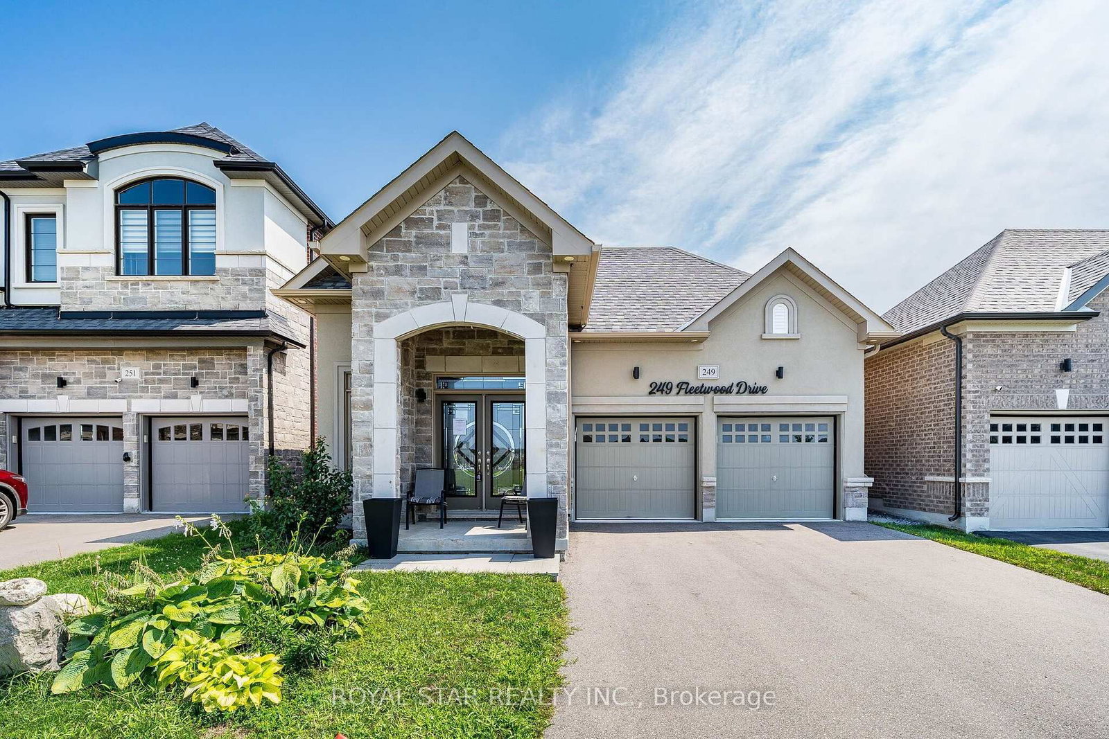 249 Fleetwood Drive • Oshawa, ON photo 3