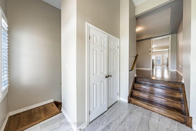 249 Fleetwood Drive • Oshawa, ON photo 8