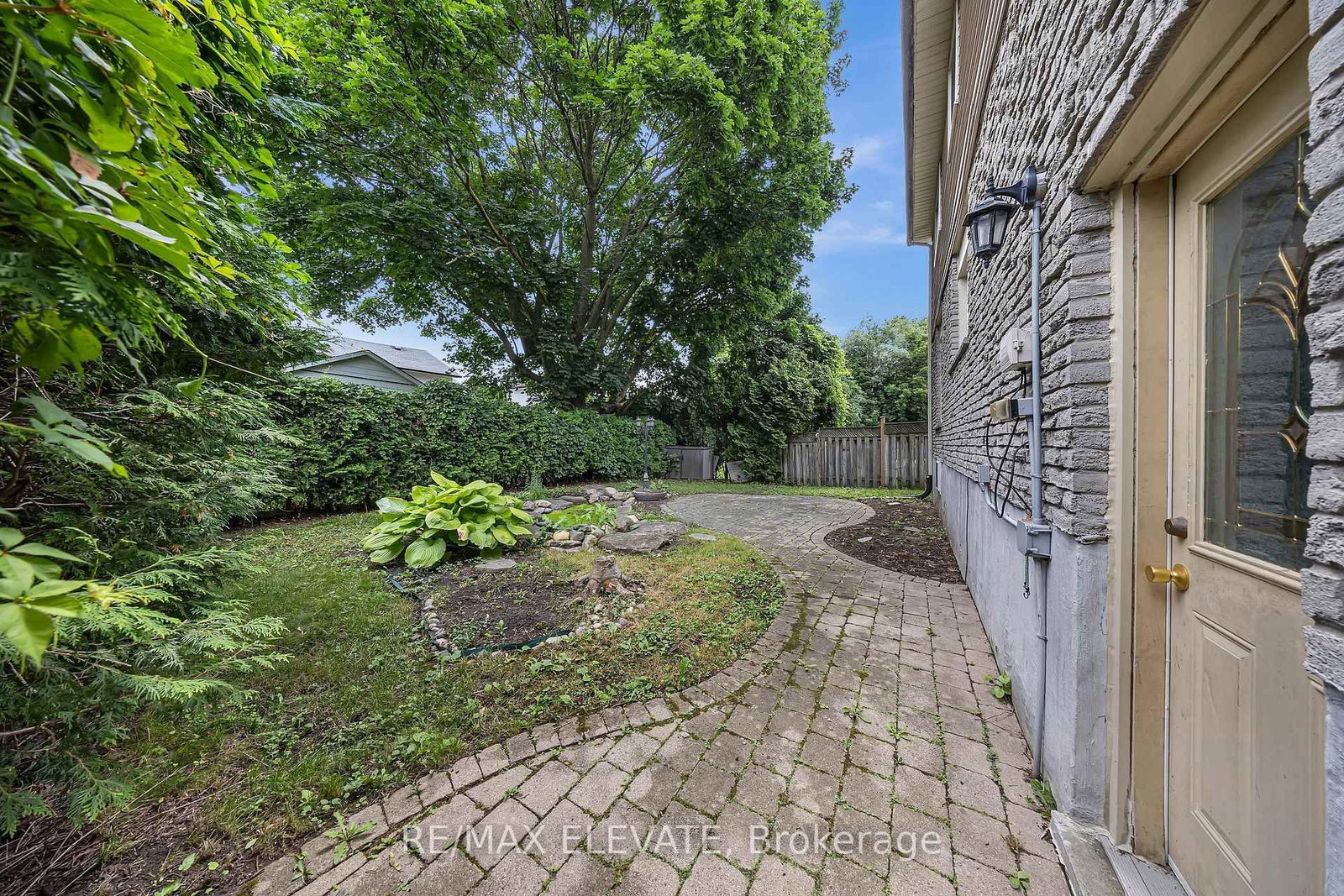 163 Brunswick Court • Oshawa, ON photo 38