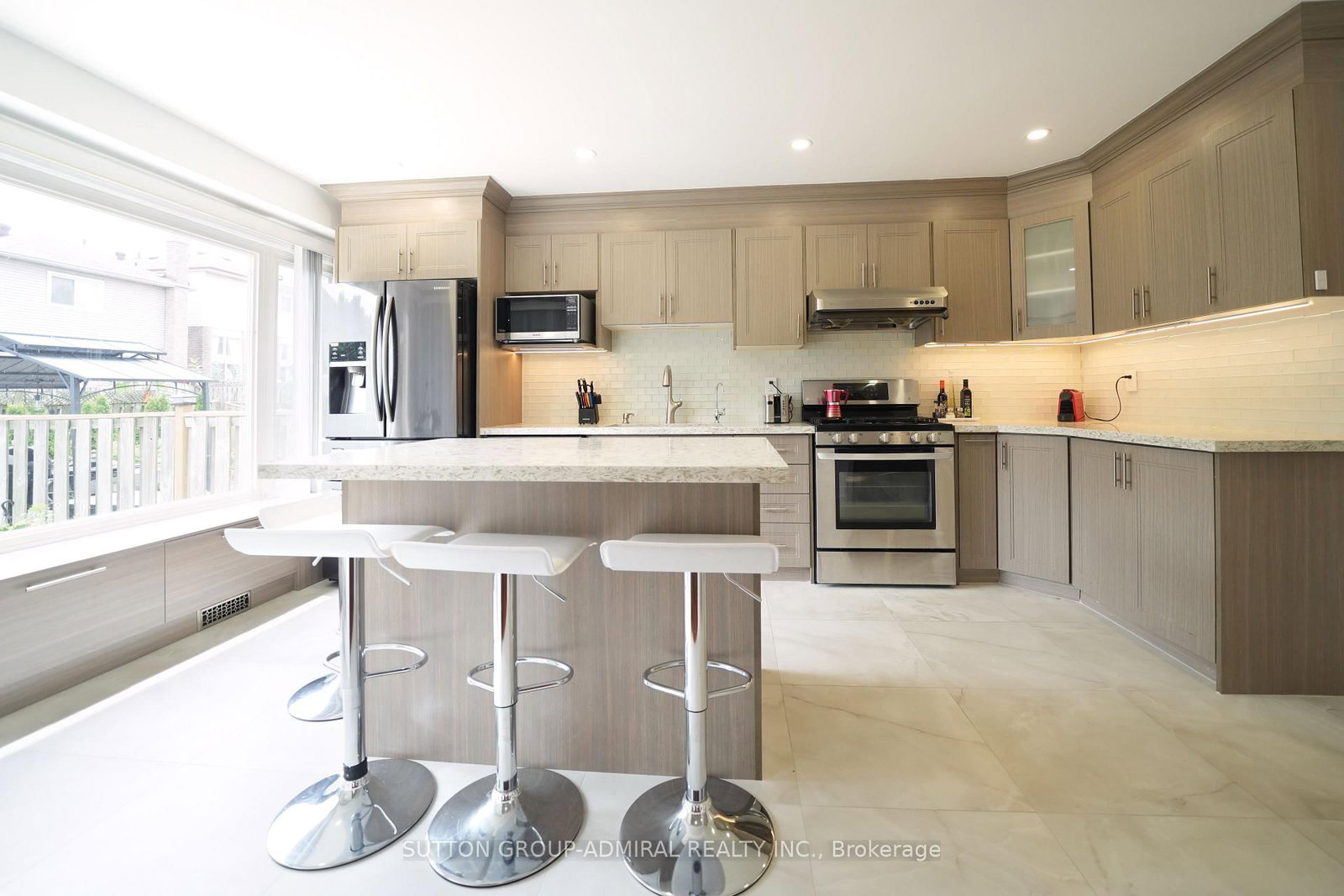 33 Wilderness Drive • Toronto, ON photo 16