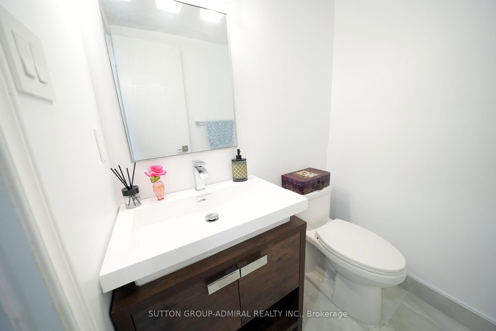 33 Wilderness Drive • Toronto, ON photo 18