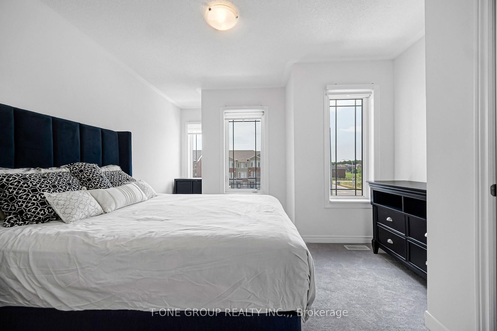 2871 Whites Road • Pickering, ON photo 18