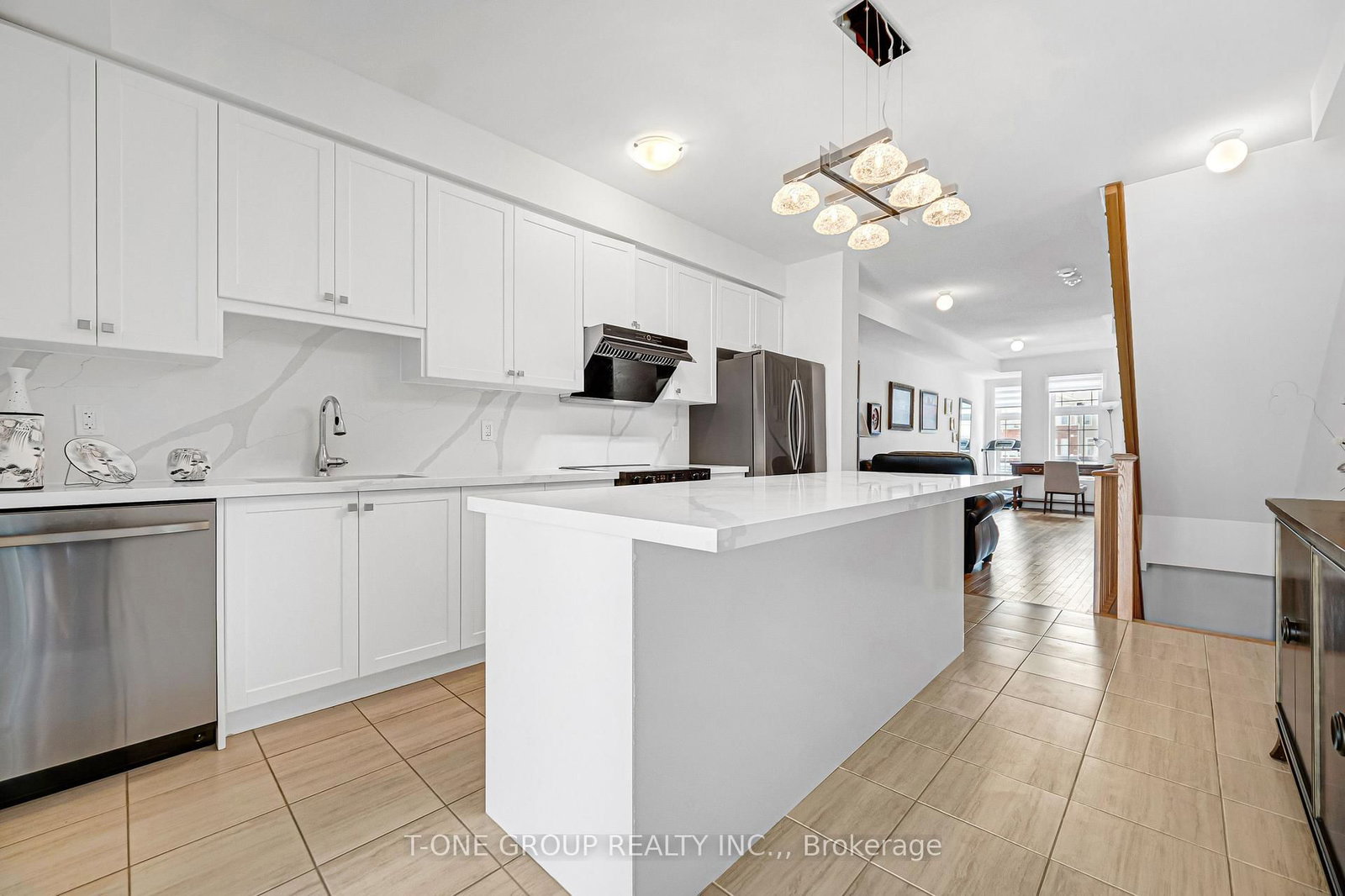 2871 Whites Road • Pickering, ON photo 4