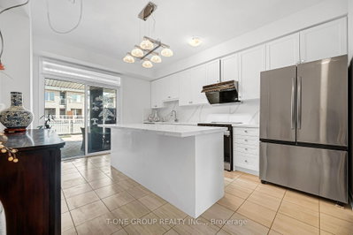 2871 Whites Road • Pickering, ON photo 5