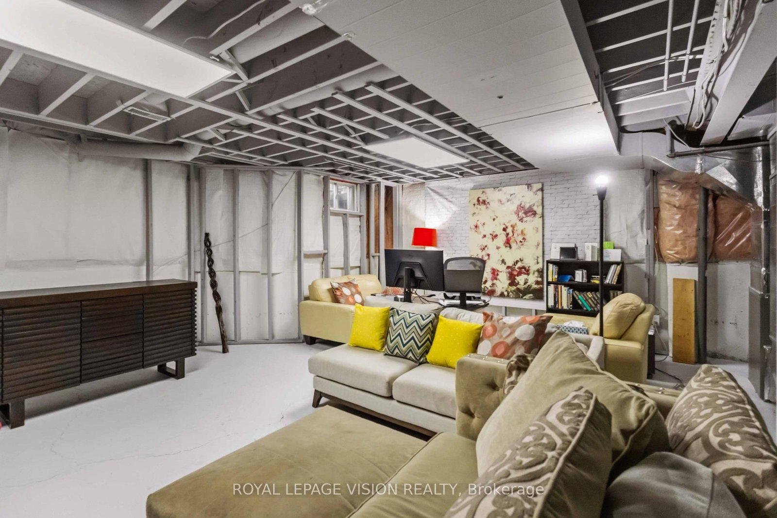 55 Medland Avenue E • Whitby, ON photo 21