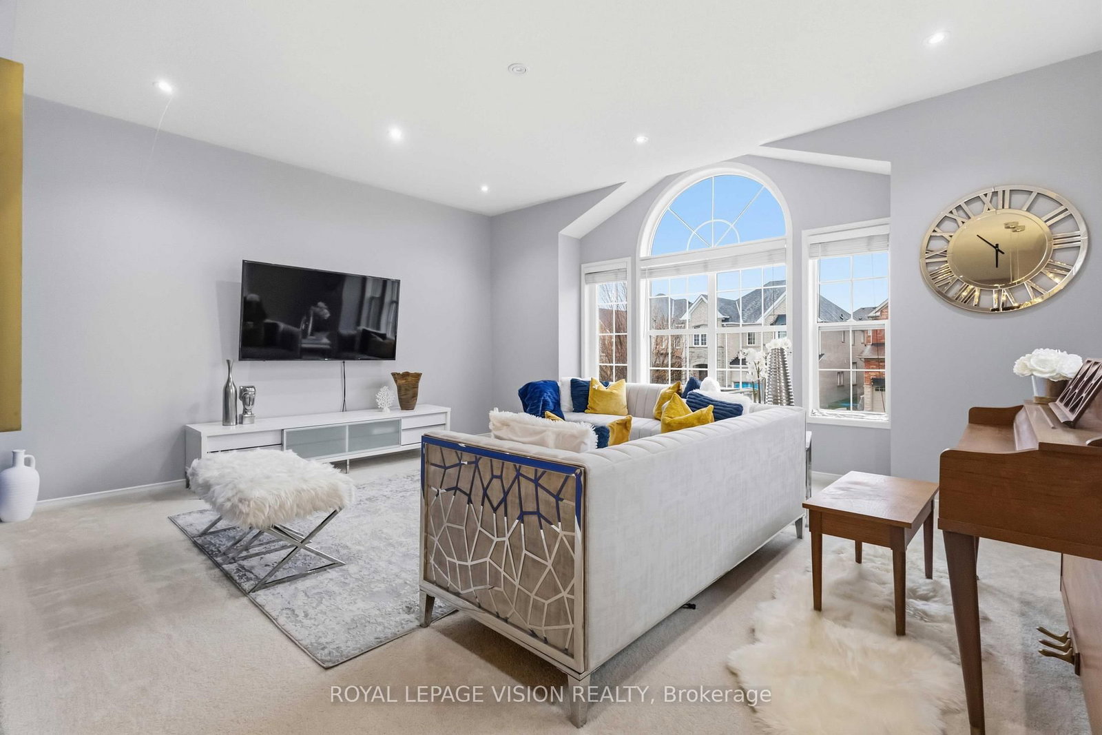 55 Medland Avenue E • Whitby, ON photo 8