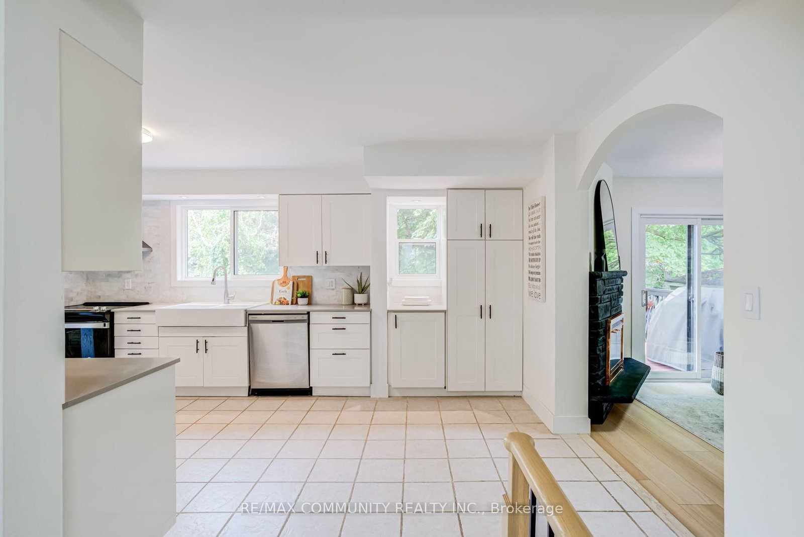 90 Euclid Avenue • Toronto, ON photo 13
