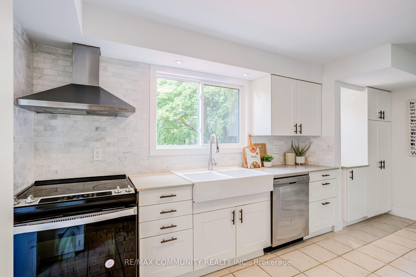 90 Euclid Avenue • Toronto, ON photo 16