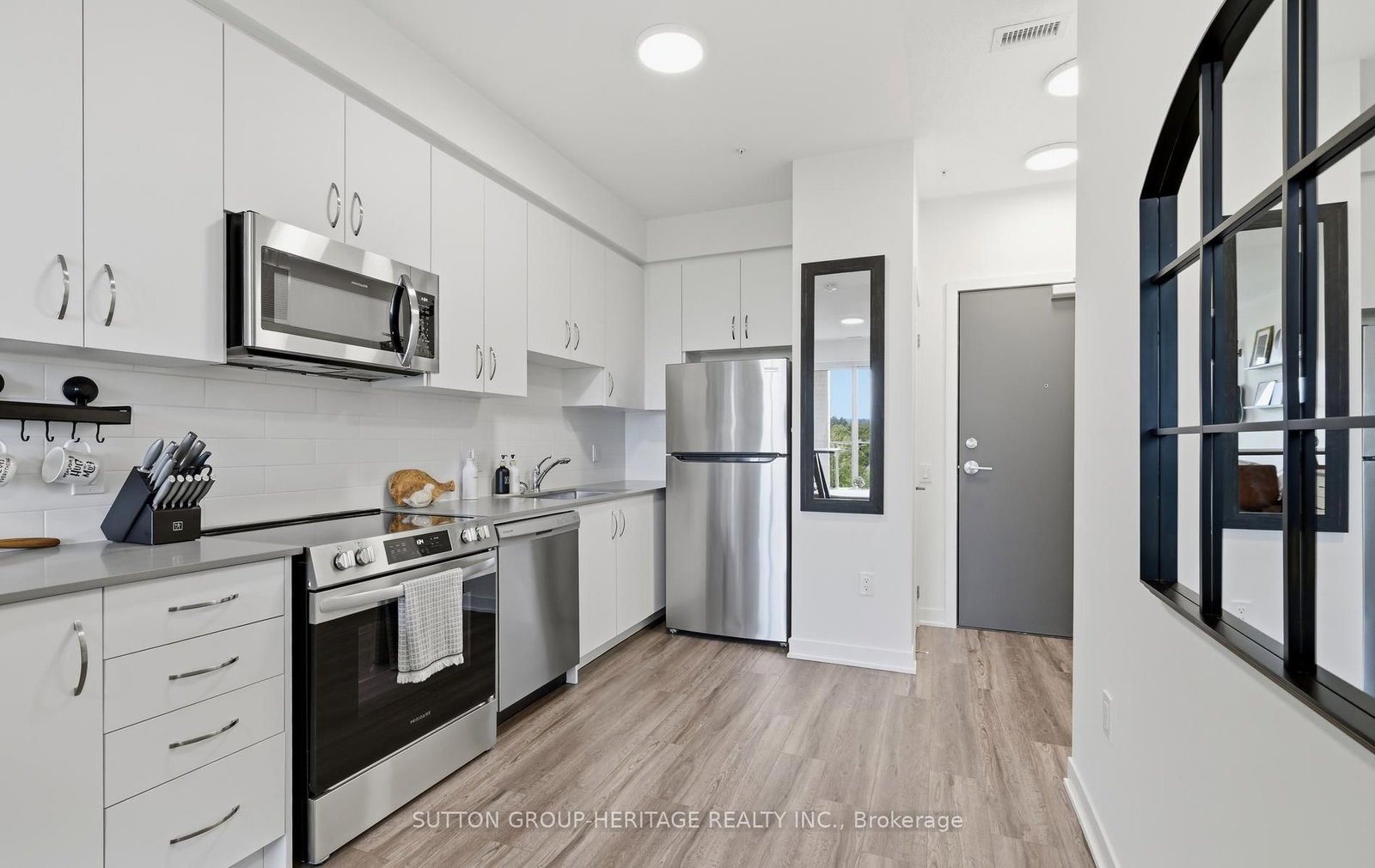 385 Arctic Red Drive • #402 • Oshawa, ON photo 9