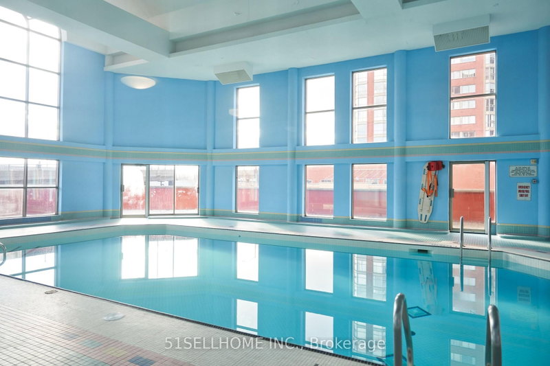 2466 Eglinton Ave E photo 4