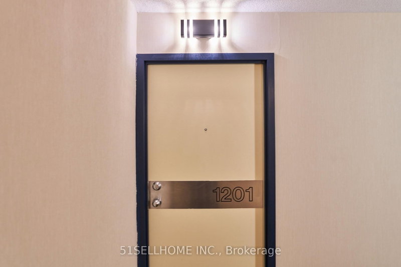 2466 Eglinton Ave E photo 5