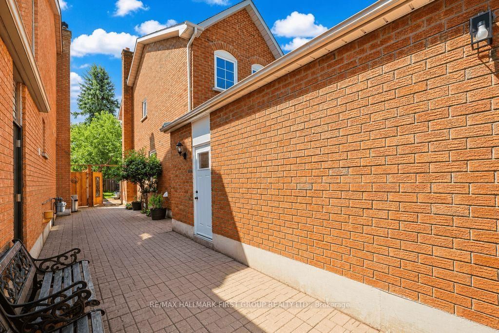 1818 Dencourt Drive • Pickering, ON photo 38