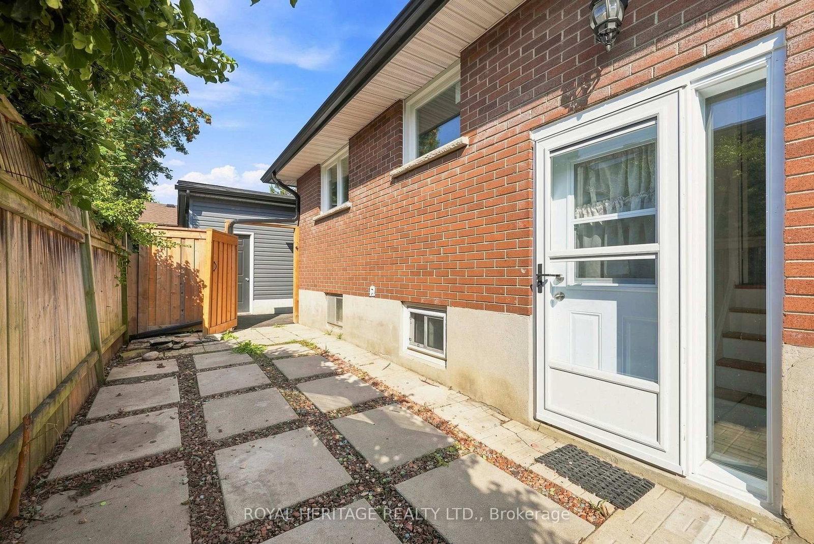 471 Rossland Road E • Oshawa, ON photo 45
