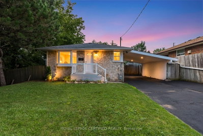 301 Geneva Avenue • Oshawa, ON photo 2