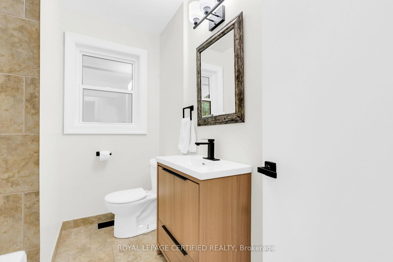 301 Geneva Avenue • Oshawa, ON photo 21