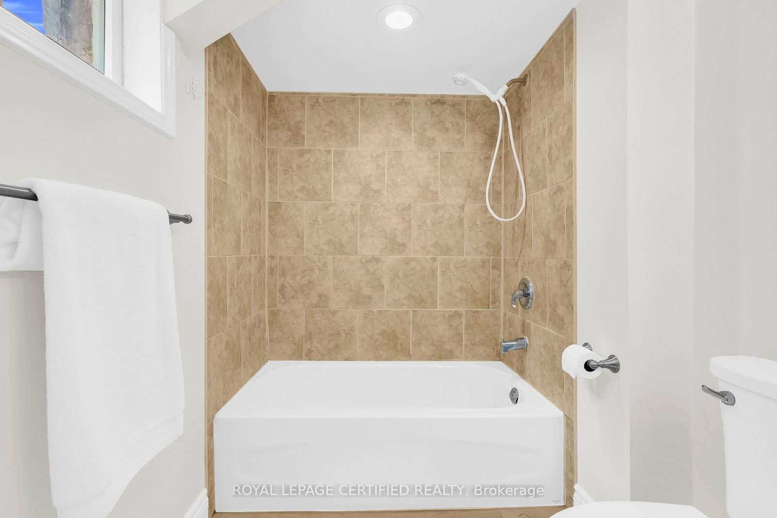 301 Geneva Avenue • Oshawa, ON photo 35