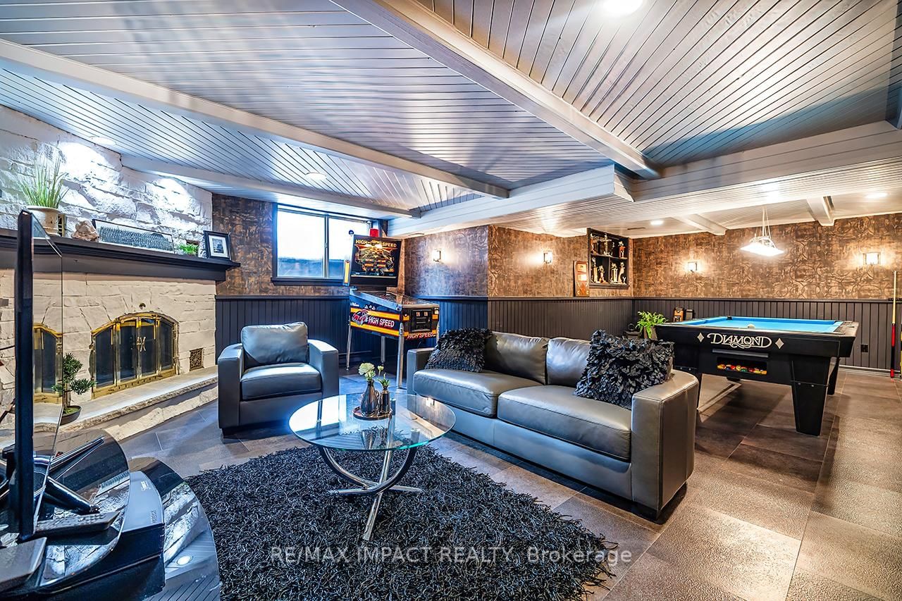 1410 Manitou Drive • Oshawa, ON photo 26