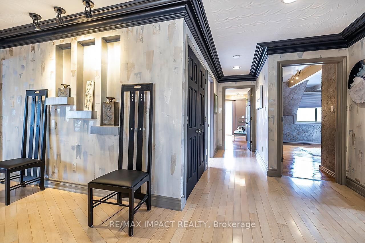 1410 Manitou Drive • Oshawa, ON photo 32