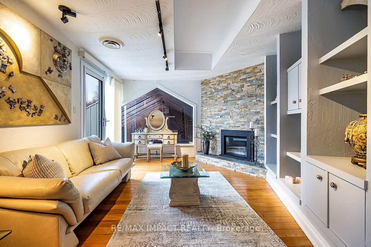 1410 Manitou Drive • Oshawa, ON photo 34