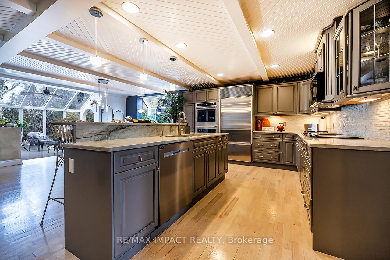 1410 Manitou Drive • Oshawa, ON photo 8
